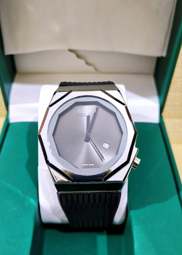 Gucci GW36 Branded Mens Watch - Image 3